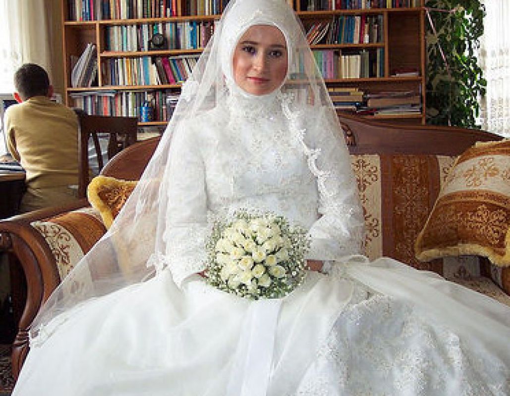 Cauta i o femeie de nunta araba)