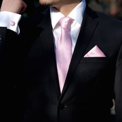 Set roz cravata, batista si butoni camasa