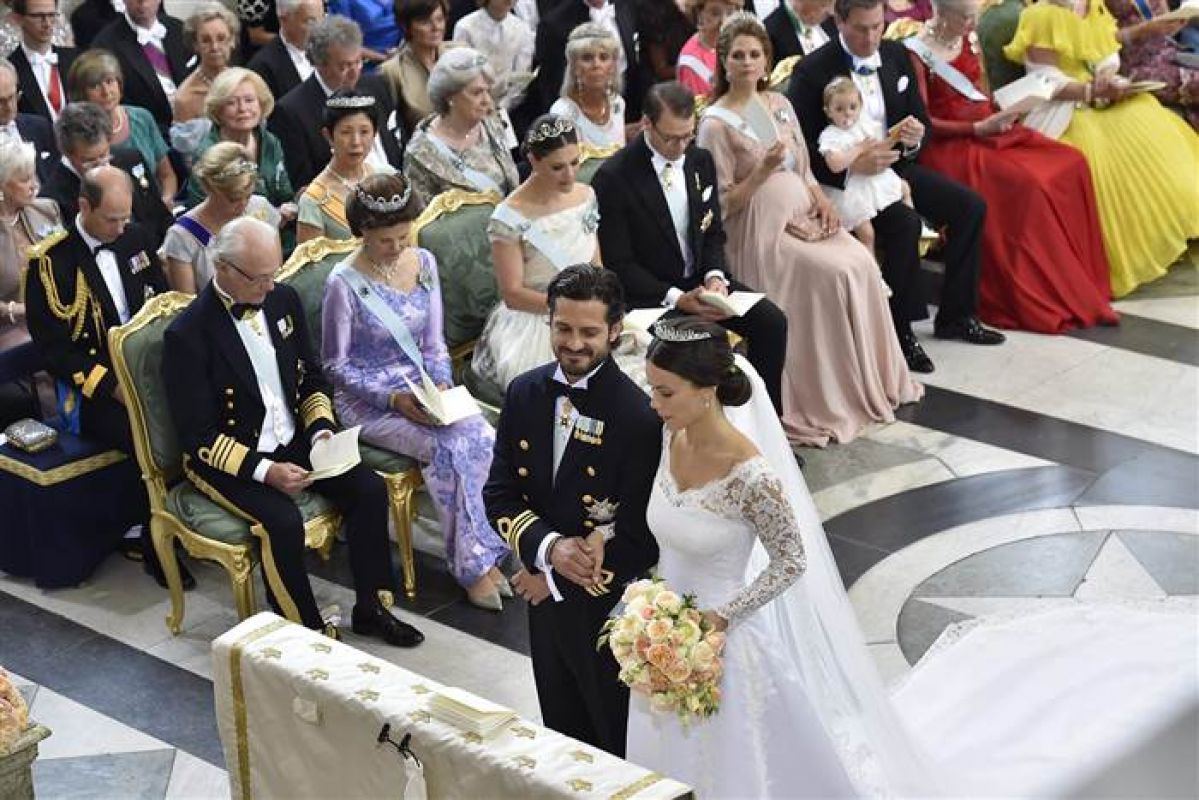 Nunta regala in Suedia. Printul Carl Philip s-a casatorit cu un fost fotomodel topless