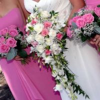 Trend de nunta: aranajamentele florale si buchetele de mireasa cascada
