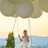  Dragostea pluteste in aer. Fotografii nunta cu baloane gigant