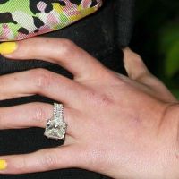 Tendintele primaverii 2012 in inelul de logodna