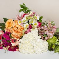 8 pasi care asigura durata de viata a florilor de nunta