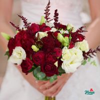 Buchete de mireasa rosii pentru nuntile de primavara din 2016